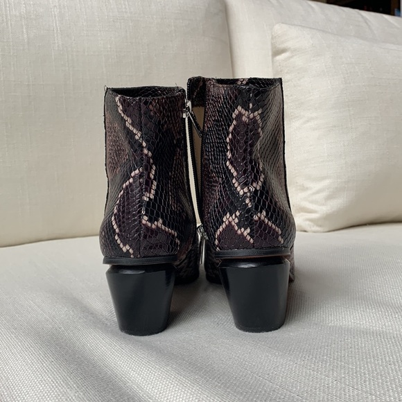 Vince Camuto Snake Skin Booties 7.5 Cowboy Boots - Picture 8 of 8
